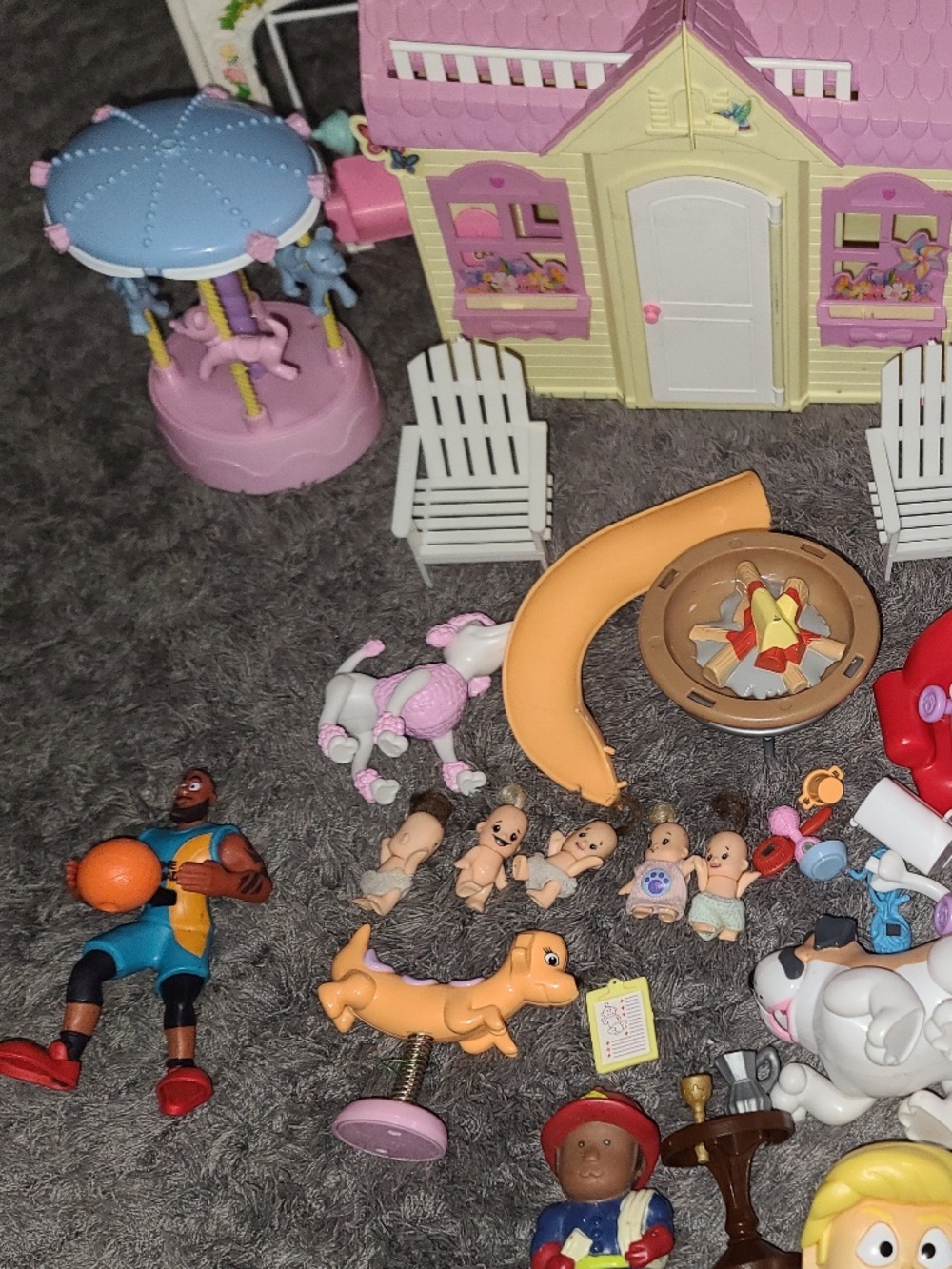 Nice lot of toys, Vintage Kelly Doll Pop Up Dollhouse Playhouse and more